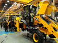 JCB presenta la versione compatta della terna 3CX