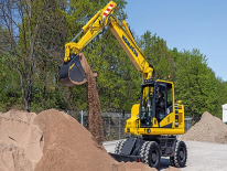 Komatsu Europe presenta il nuovo escavatore gommato PW158-11