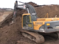 Video Volvo: EC240B al lavoro