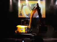 USA: JCB presenta il nuovo escavatore 100C-1