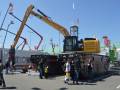 Caterpillar presenta l'escavatore anfibio (VIDEO)