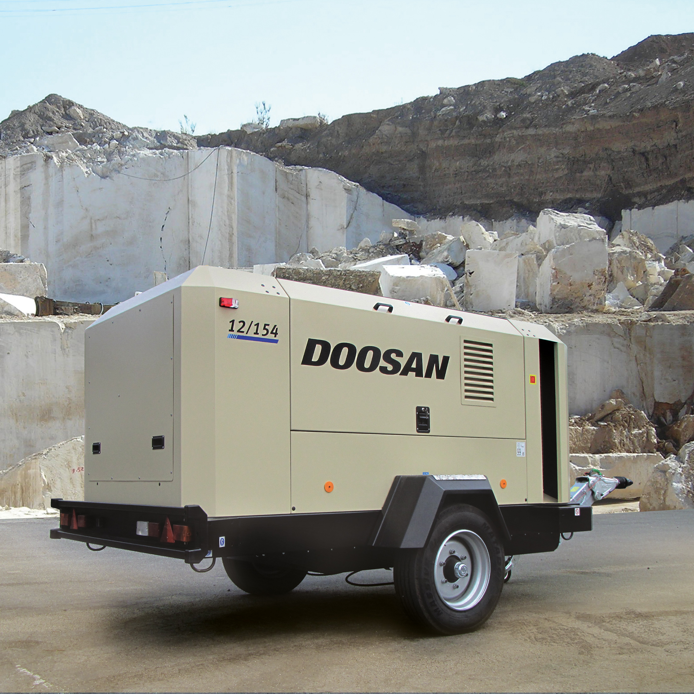 Doosan-Portable-Power-Air-Compressor-12 154 (1)